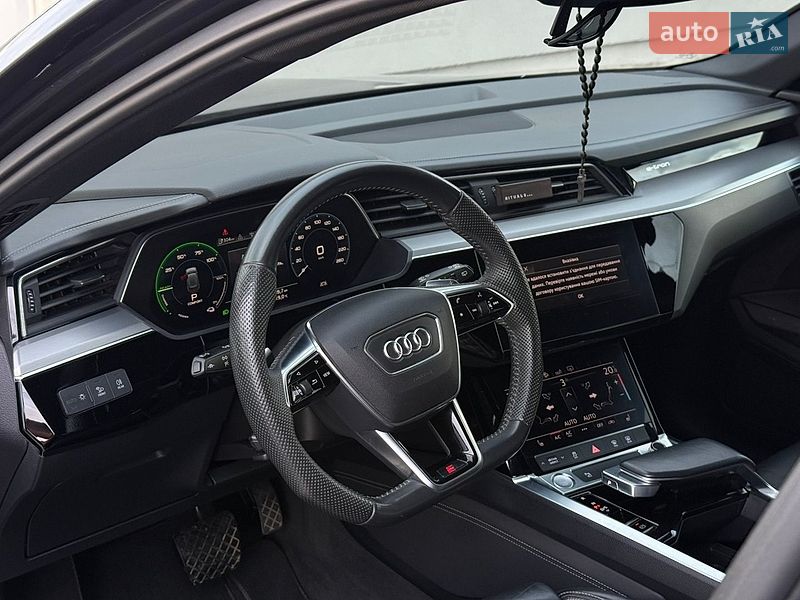 Позашляховик / Кросовер Audi e-tron 2019 в Бориславі