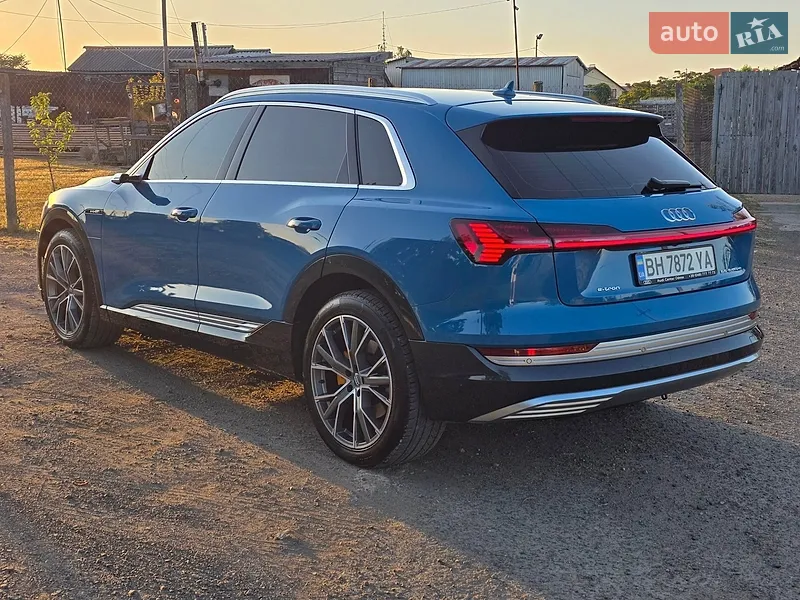 Audi e-tron