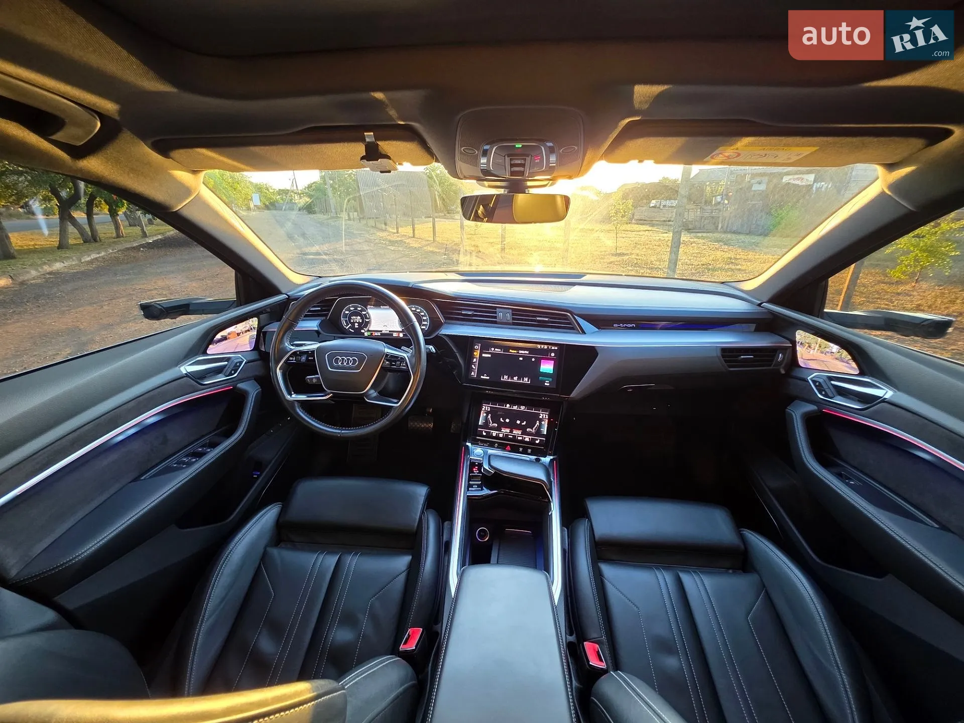 2019 Audi e-tron - мініатюра 23