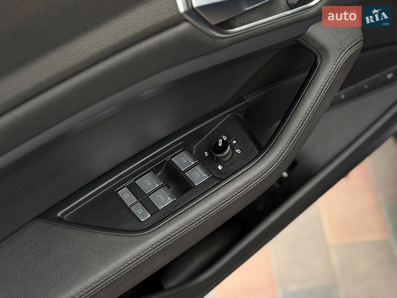 Внедорожник / Кроссовер Audi e-tron 2019 в Болехове