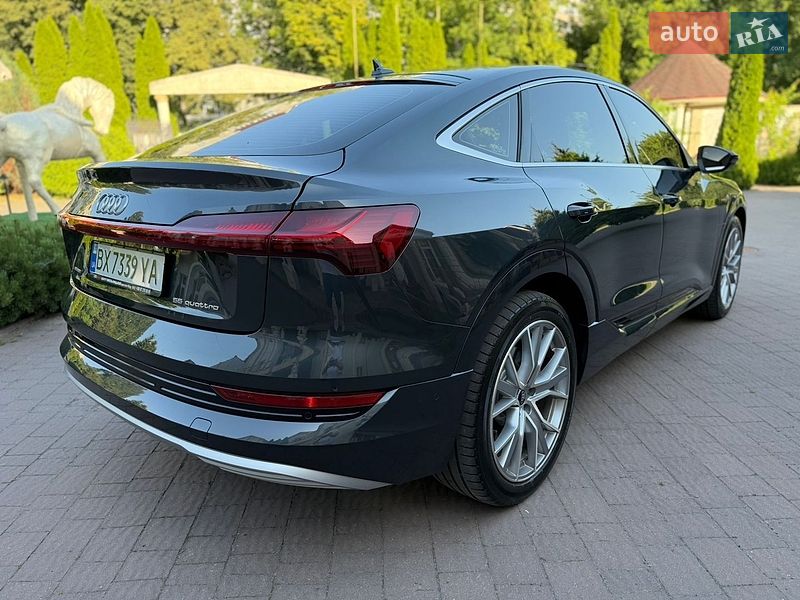Позашляховик / Кросовер Audi e-tron 2022 в Хмельницькому