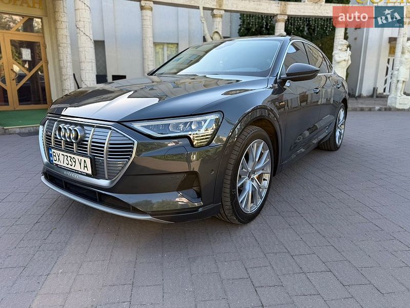 Позашляховик / Кросовер Audi e-tron 2022 в Хмельницькому