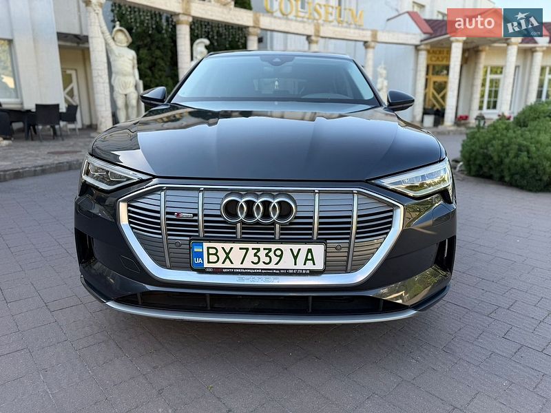 Позашляховик / Кросовер Audi e-tron 2022 в Хмельницькому