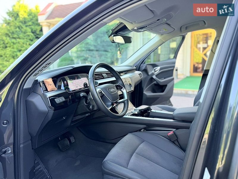 Позашляховик / Кросовер Audi e-tron 2022 в Хмельницькому