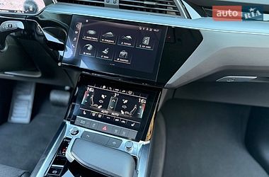 Позашляховик / Кросовер Audi e-tron 2022 в Хмельницькому