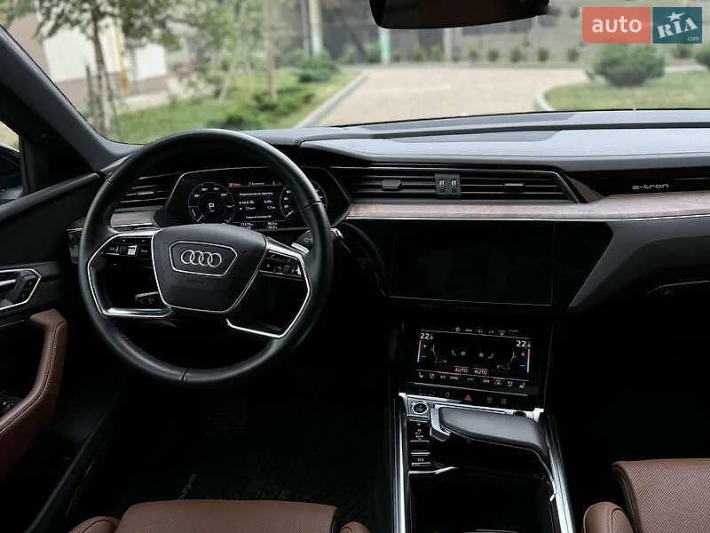 2021 Audi e-tron - мініатюра 12
