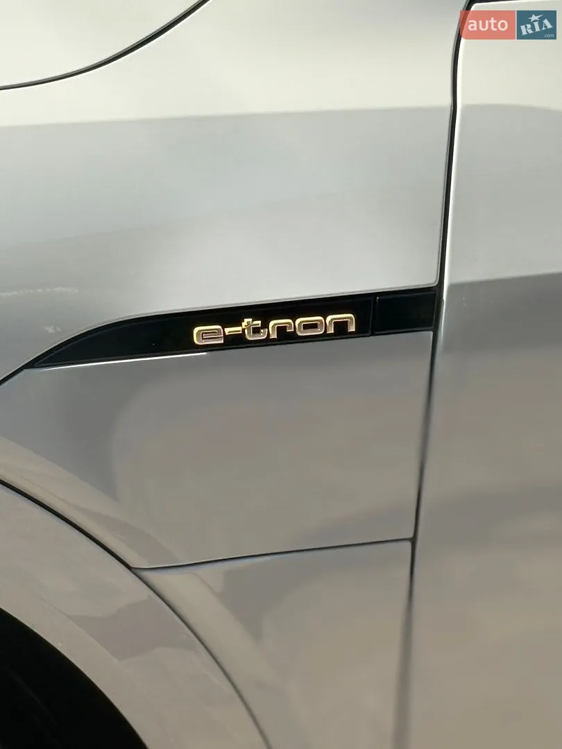 2019 Audi e-tron - мініатюра 12
