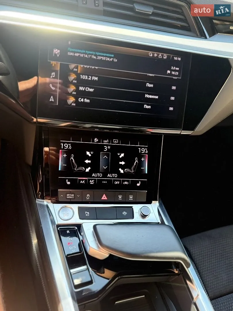 2019 Audi e-tron - мініатюра 39