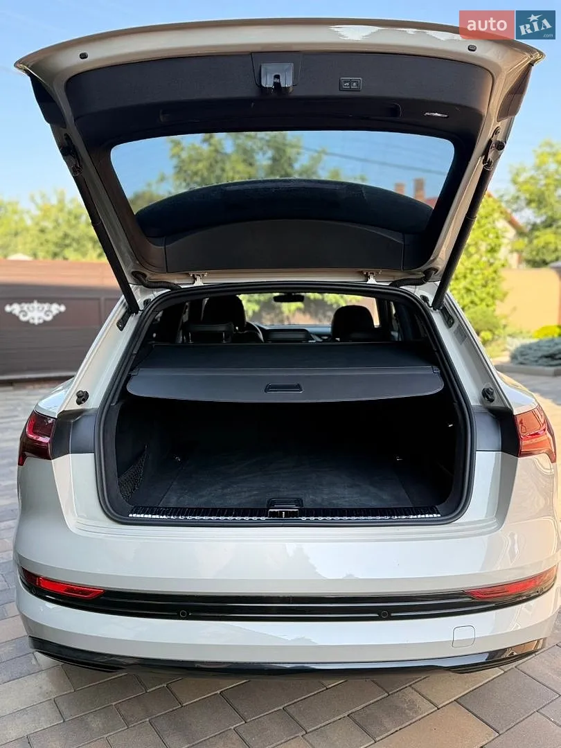 2019 Audi e-tron - мініатюра 63