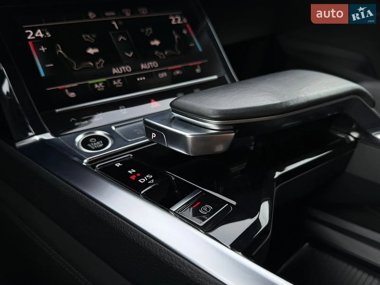 2020 Audi e-tron - мініатюра 100