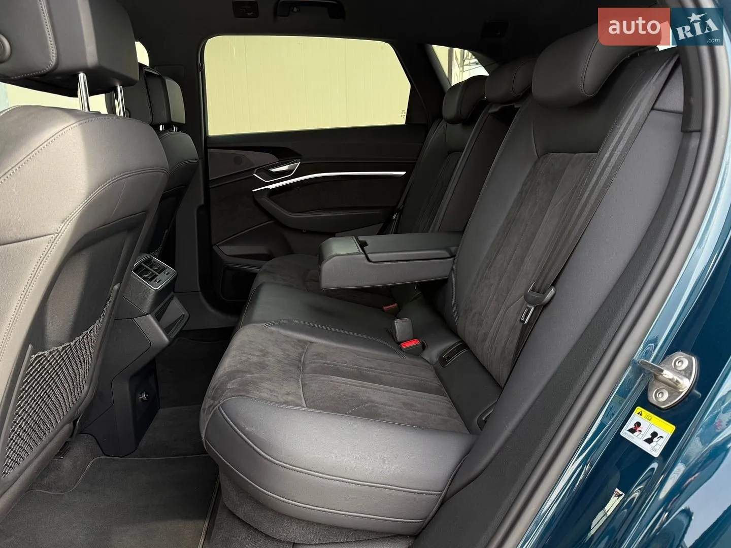 2020 Audi e-tron - мініатюра 107