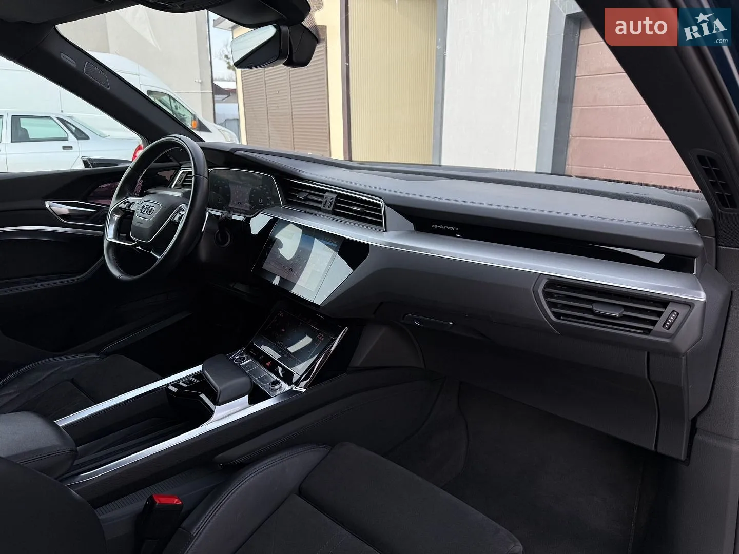 2020 Audi e-tron - мініатюра 114