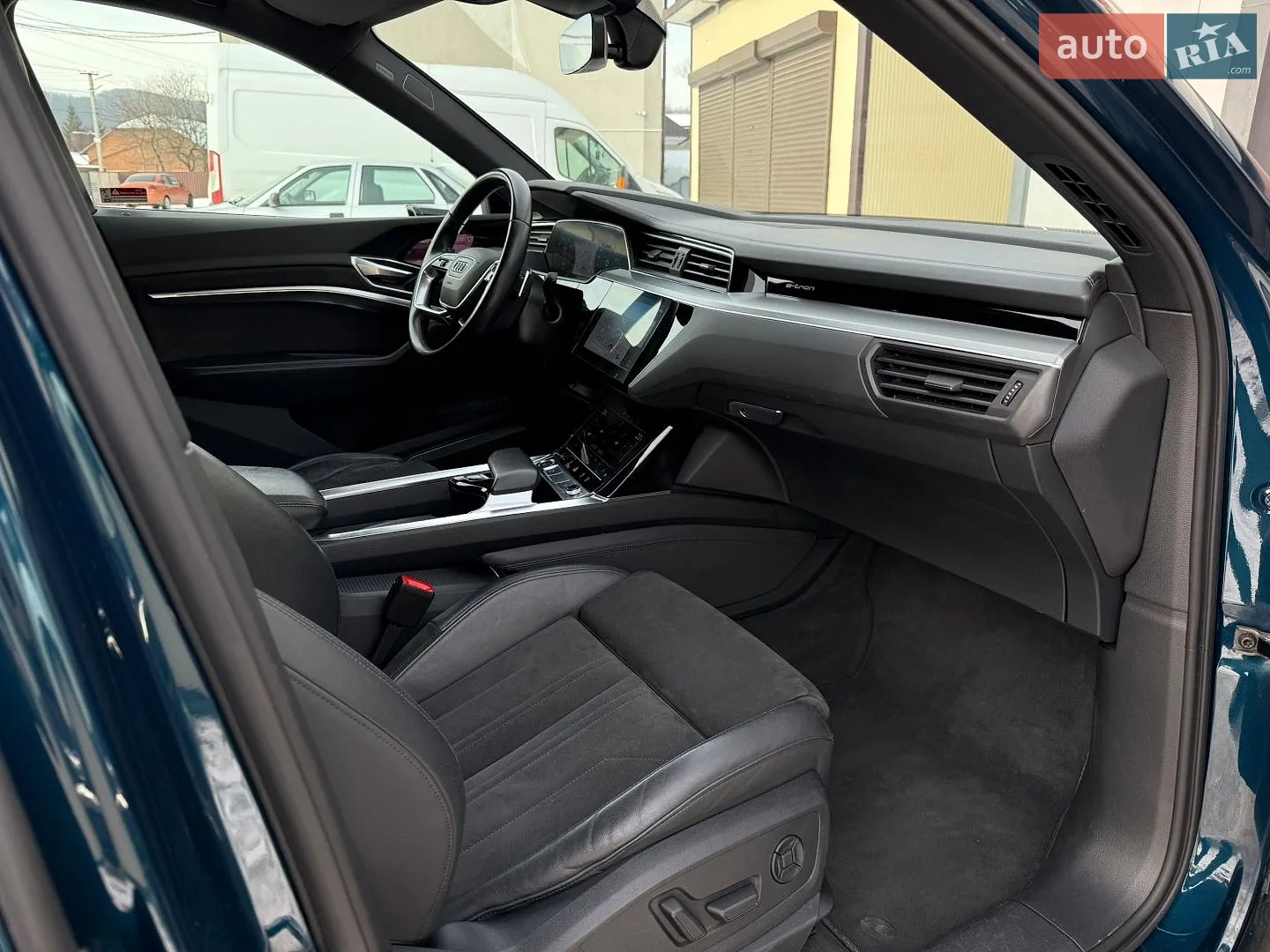 2020 Audi e-tron - мініатюра 118