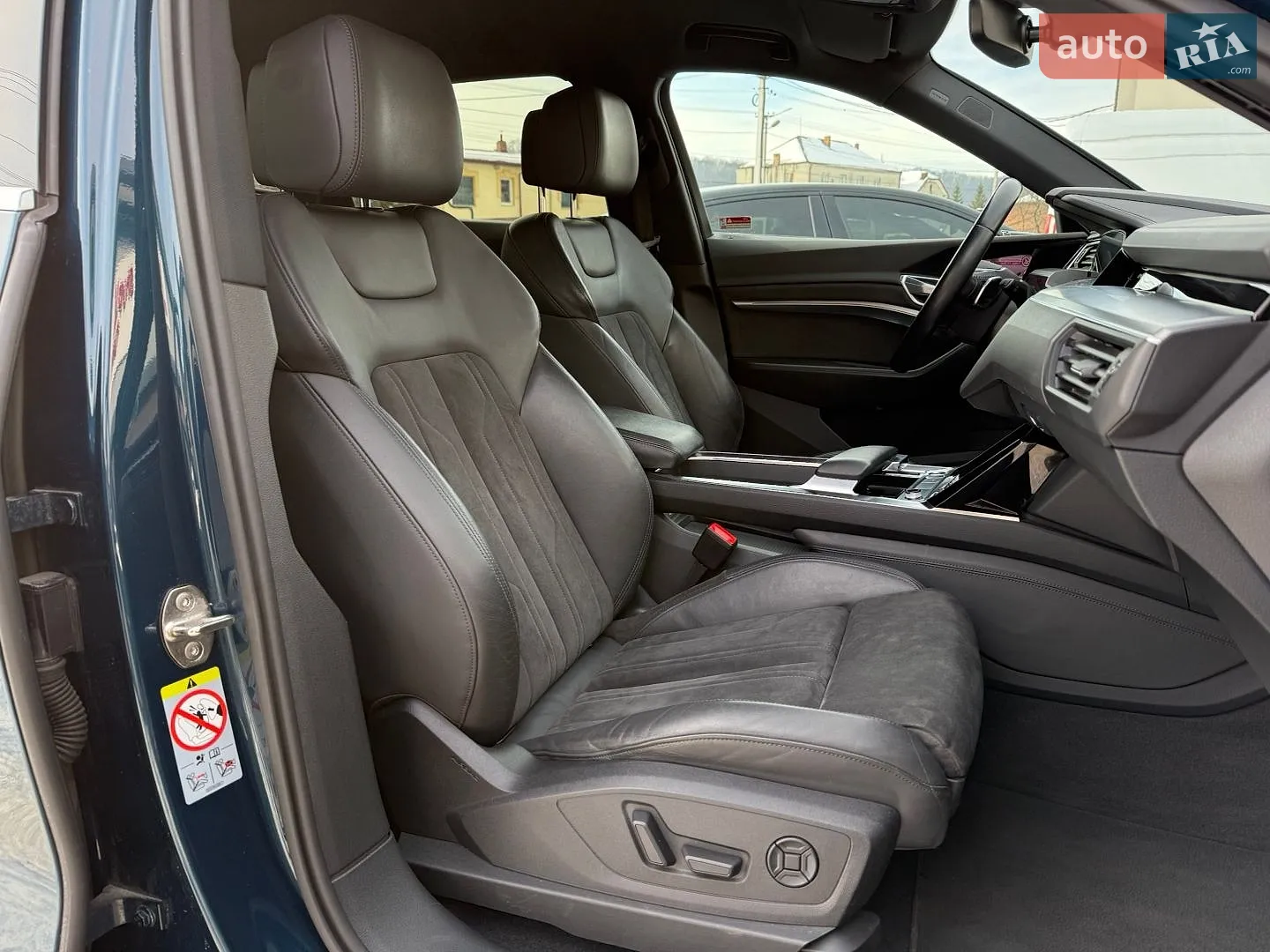 2020 Audi e-tron - мініатюра 120