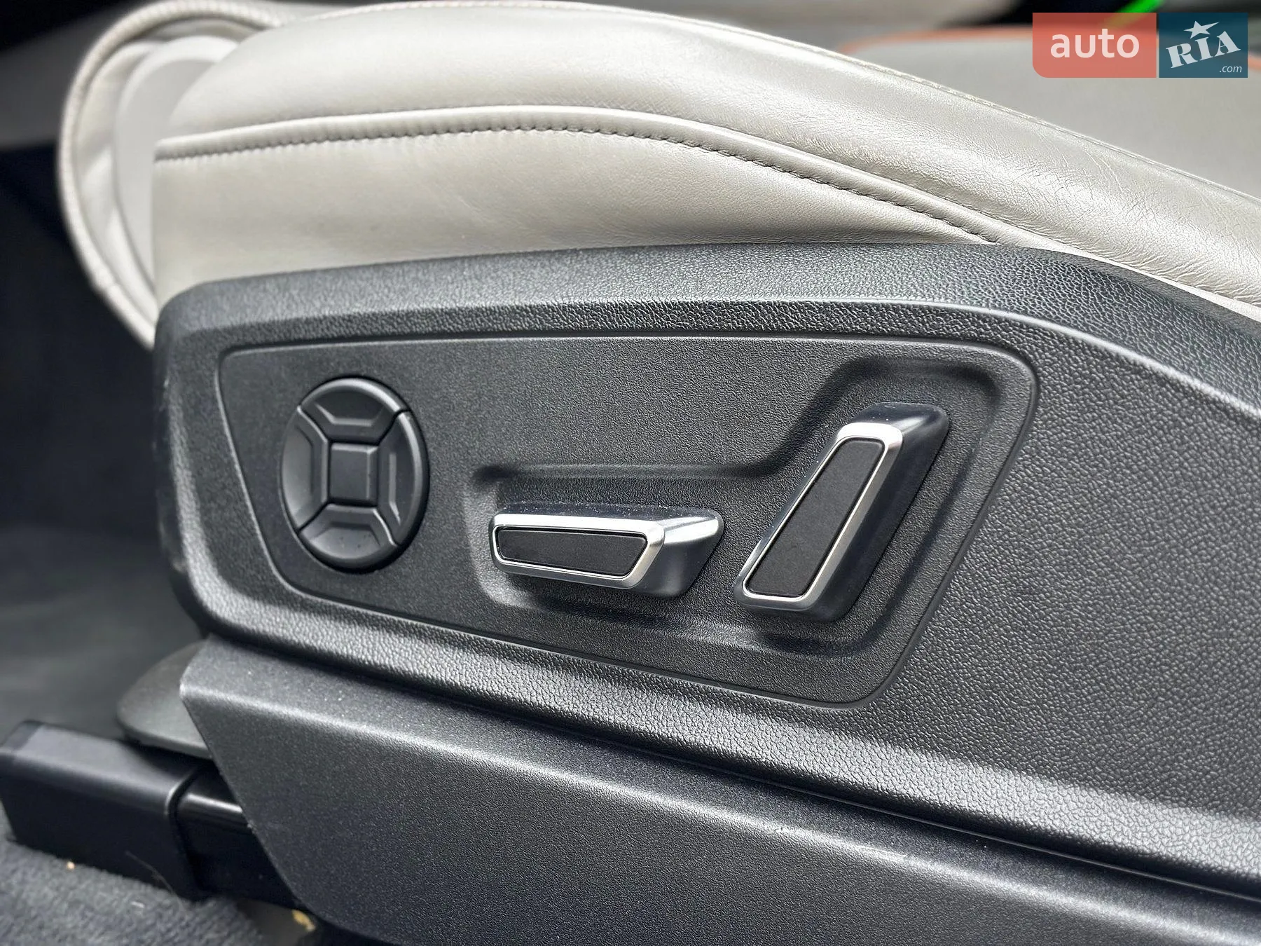 2021 Audi e-tron - мініатюра 14
