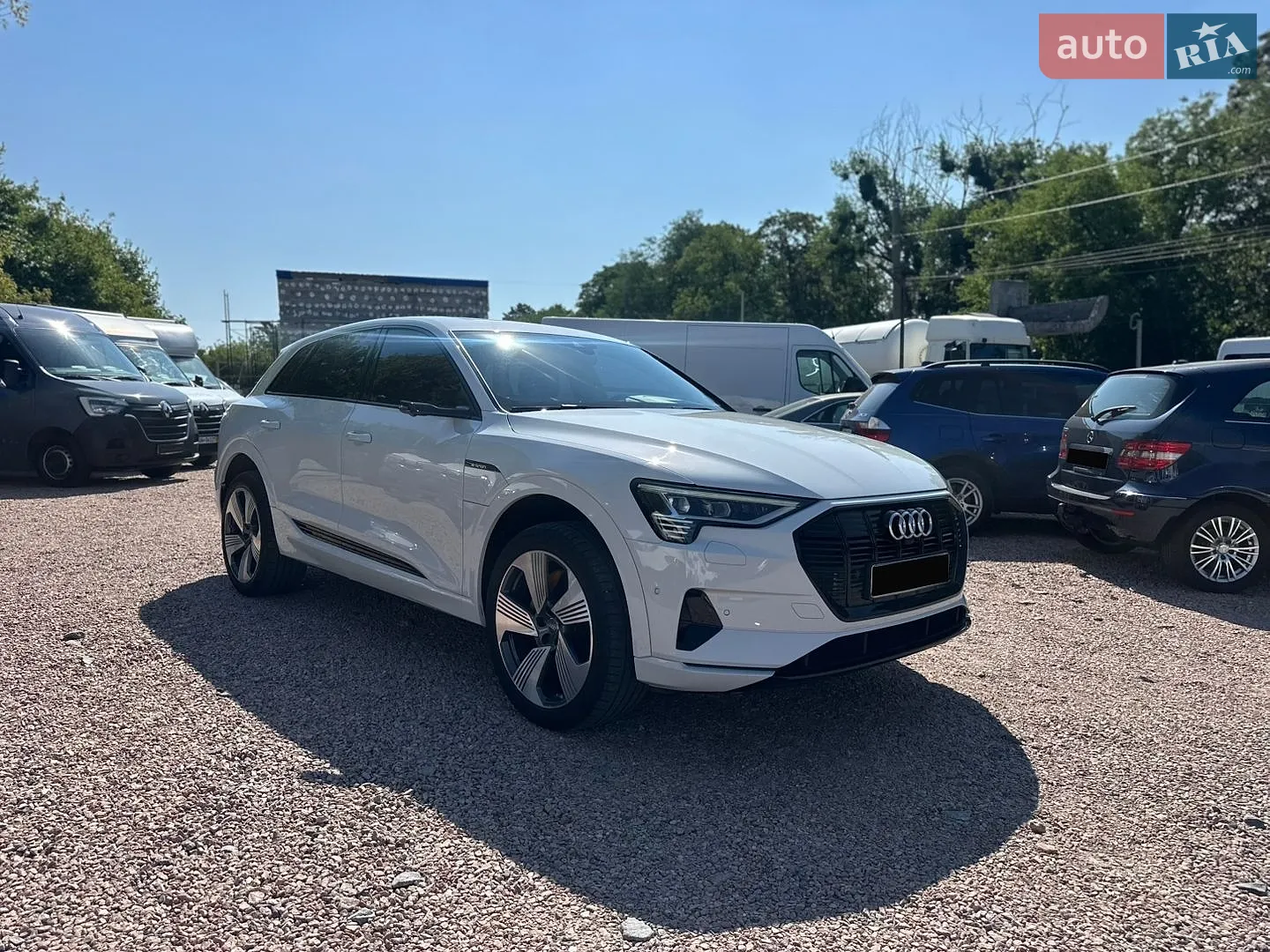 2019 Audi e-tron - мініатюра 18