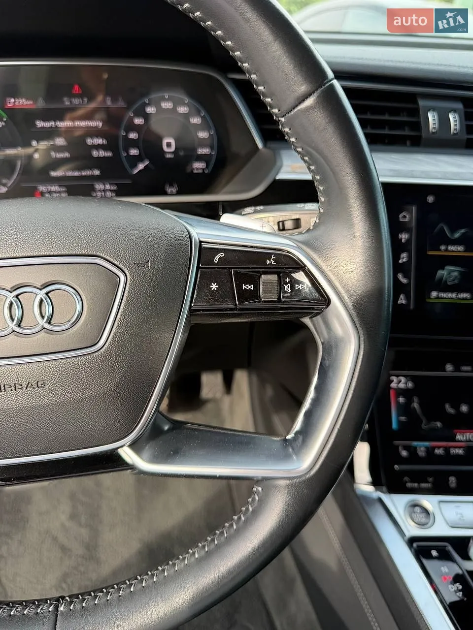 2020 Audi e-tron - мініатюра 28