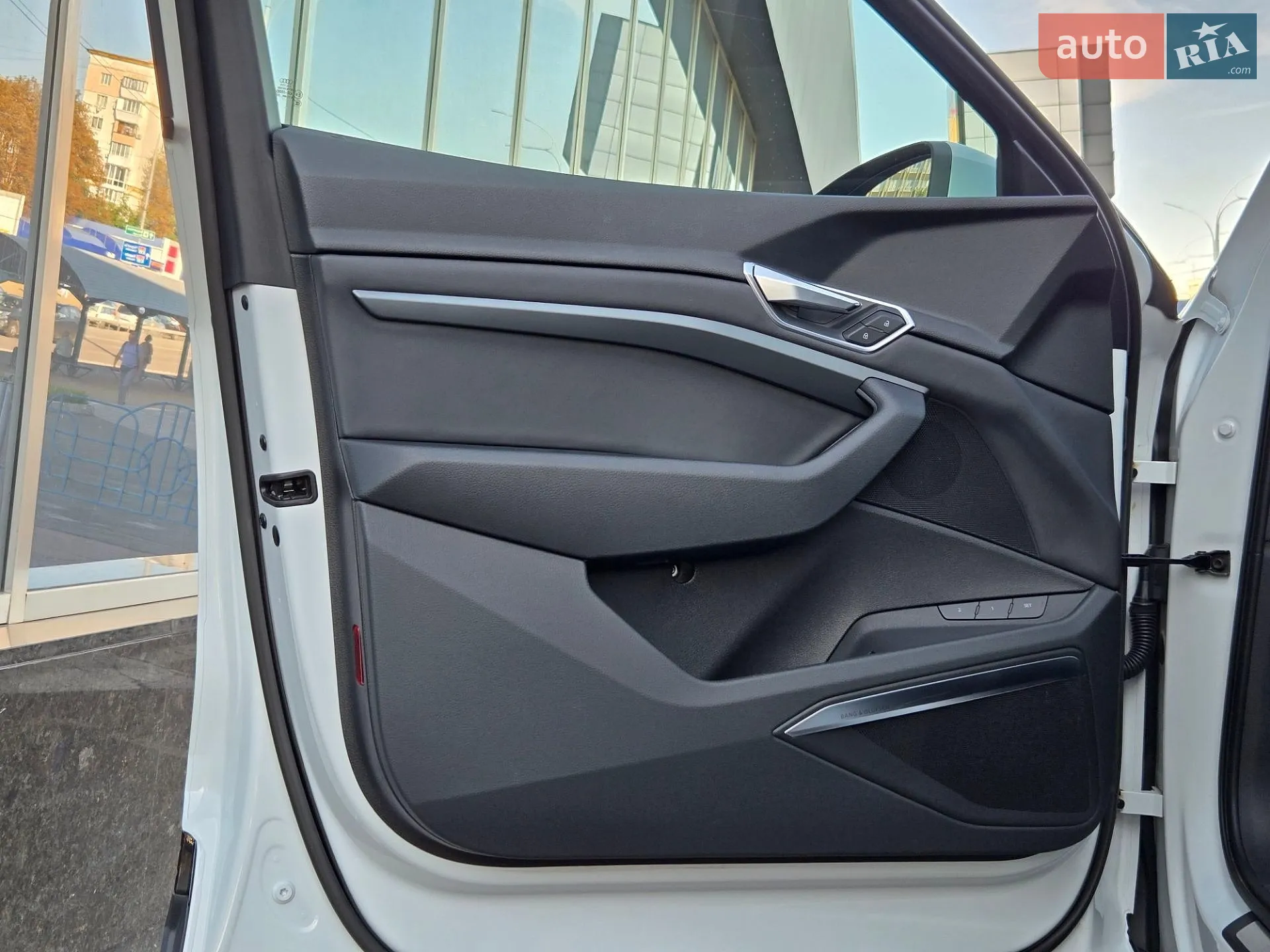 2021 Audi e-tron - мініатюра 14