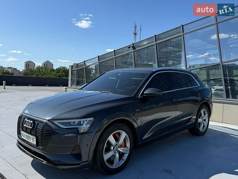 Позашляховик / Кросовер Audi e-tron 2019 в Києві