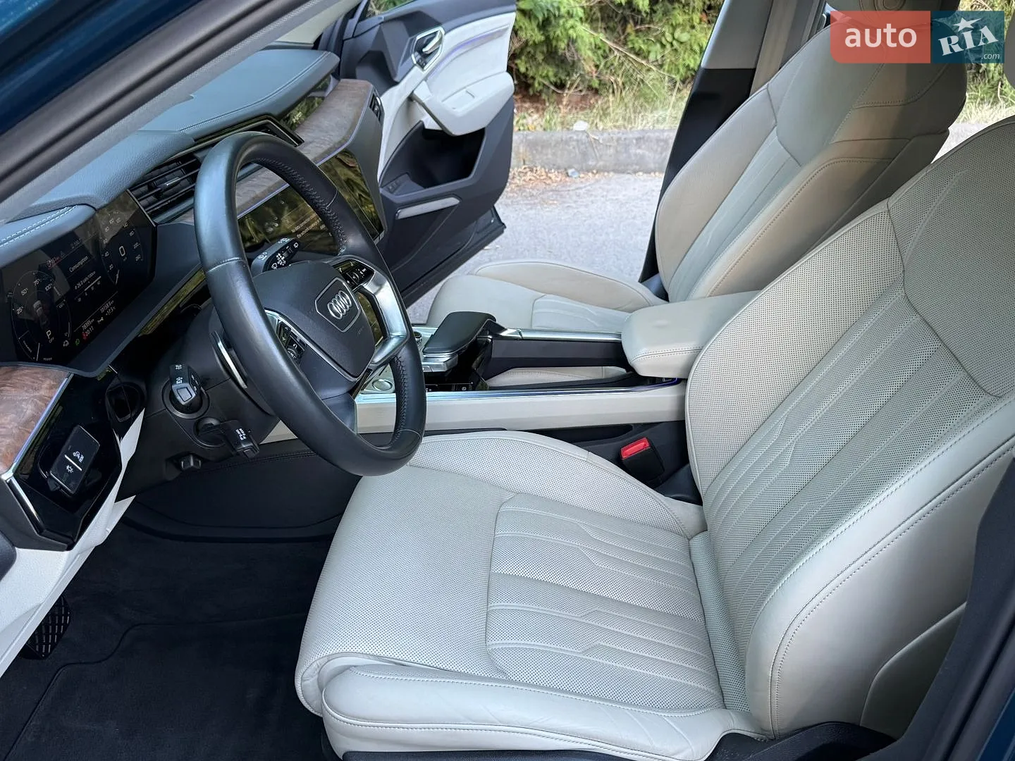 2020 Audi e-tron - мініатюра 54