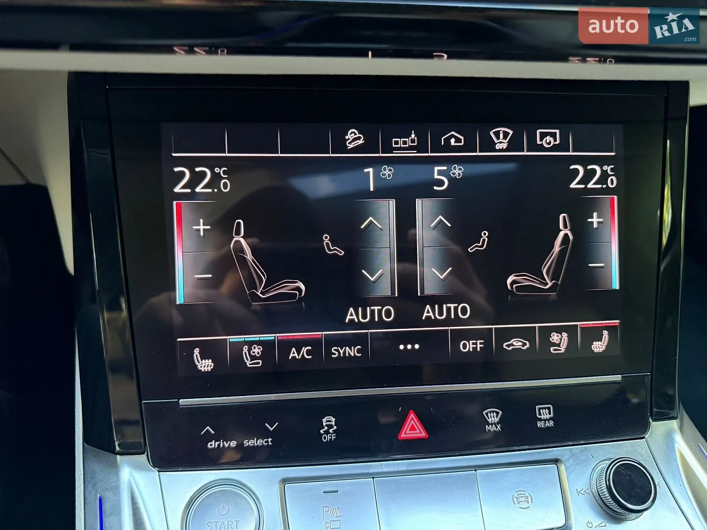2020 Audi e-tron - мініатюра 107