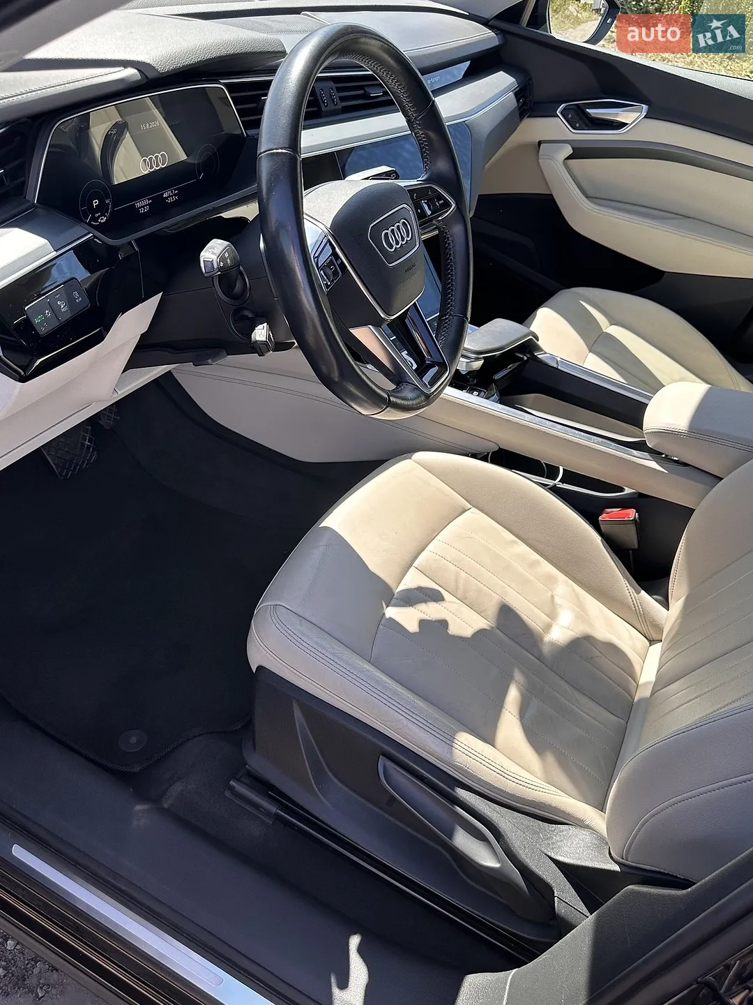 2019 Audi e-tron - мініатюра 10