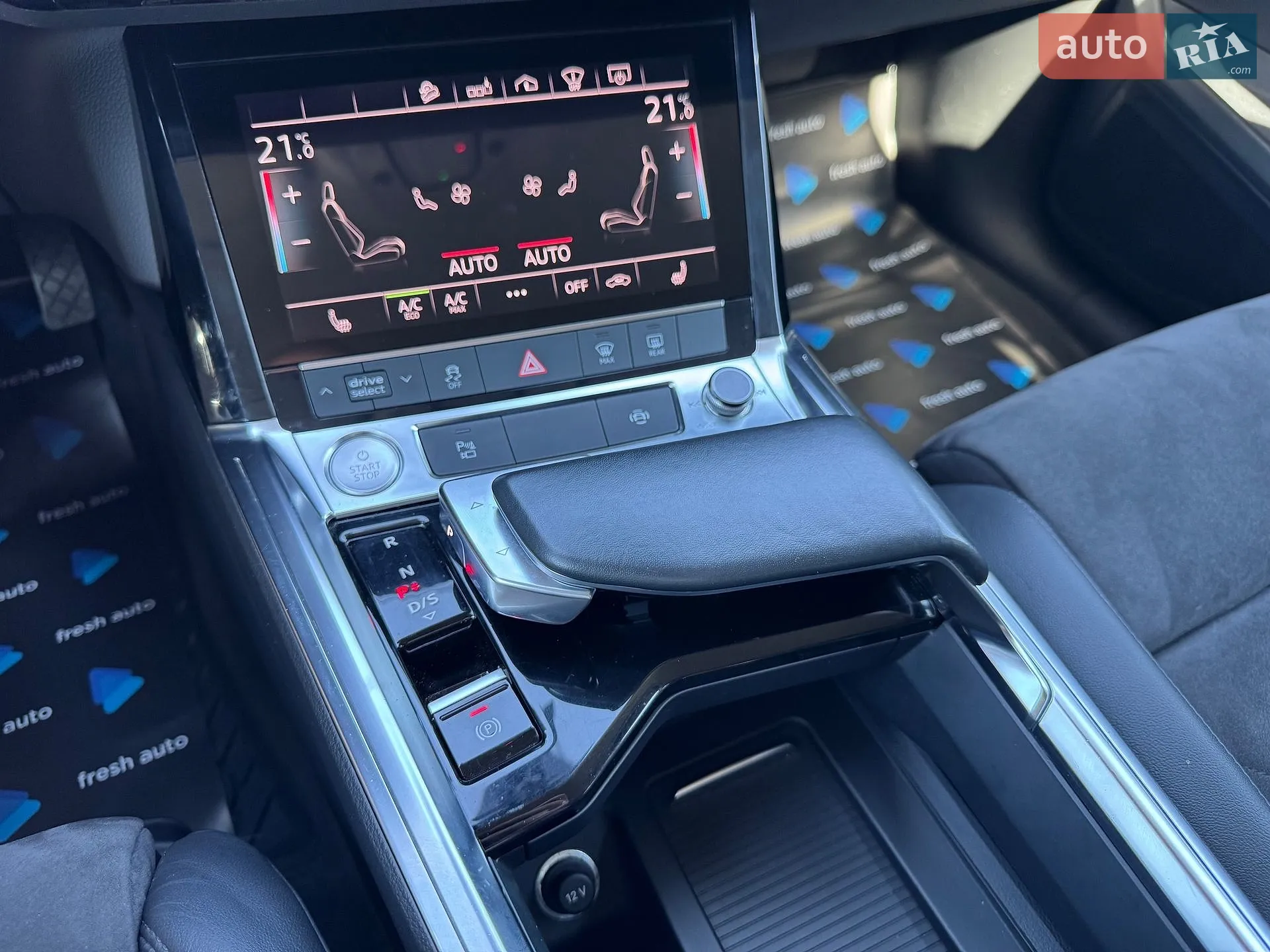 2019 Audi e-tron - мініатюра 25