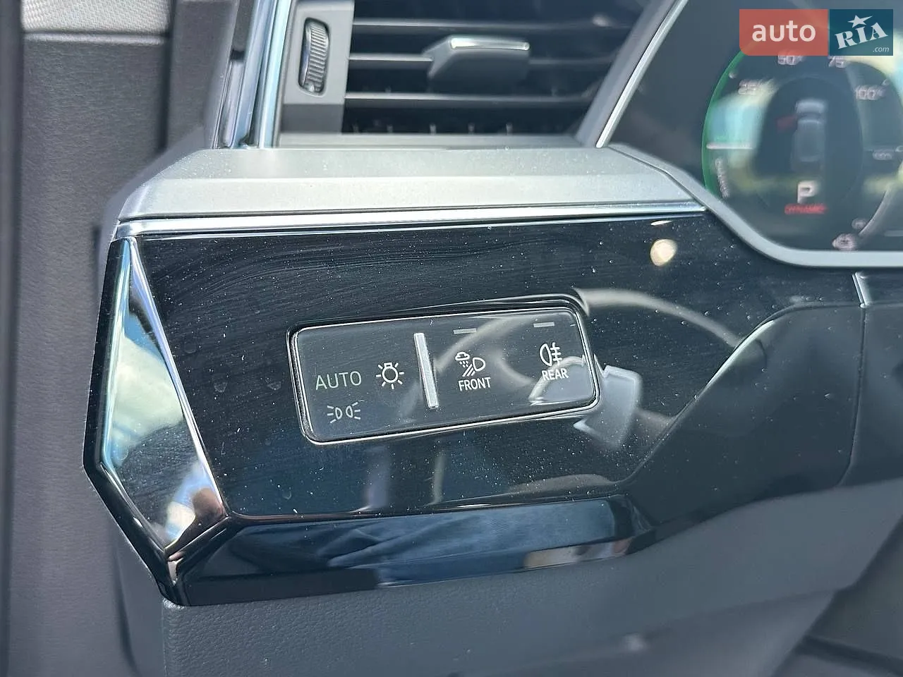 2019 Audi e-tron - мініатюра 27