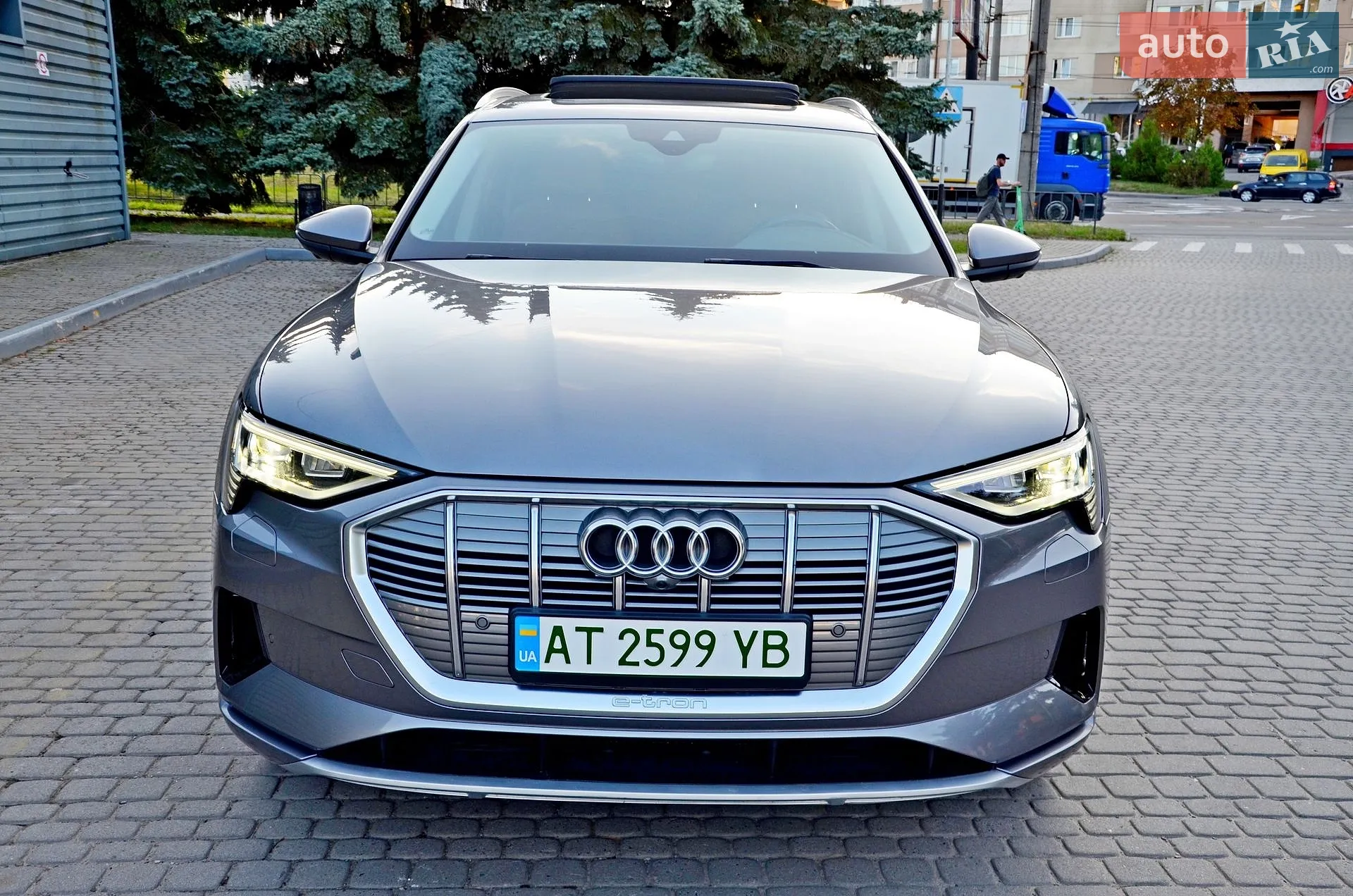 2020 Audi e-tron - мініатюра 3