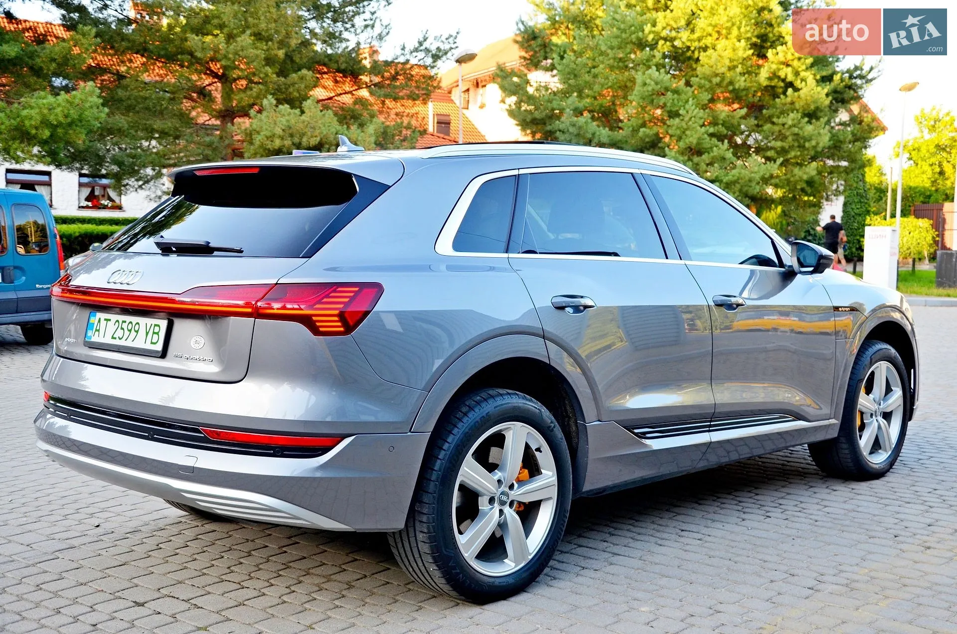 2020 Audi e-tron - мініатюра 8