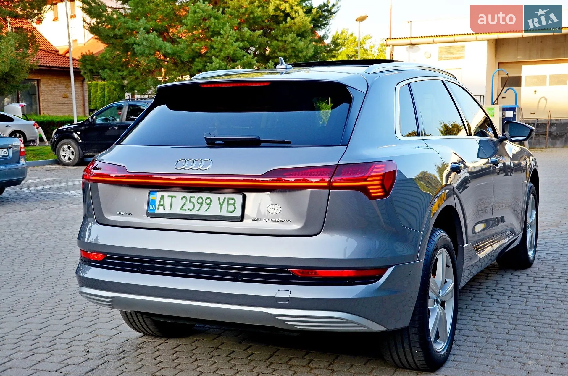2020 Audi e-tron - мініатюра 9