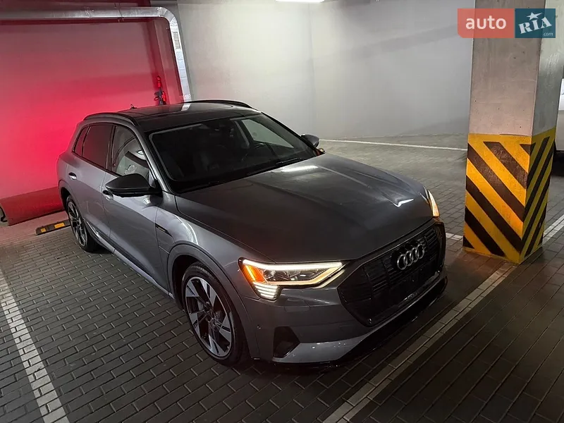 Audi e-tron 2021