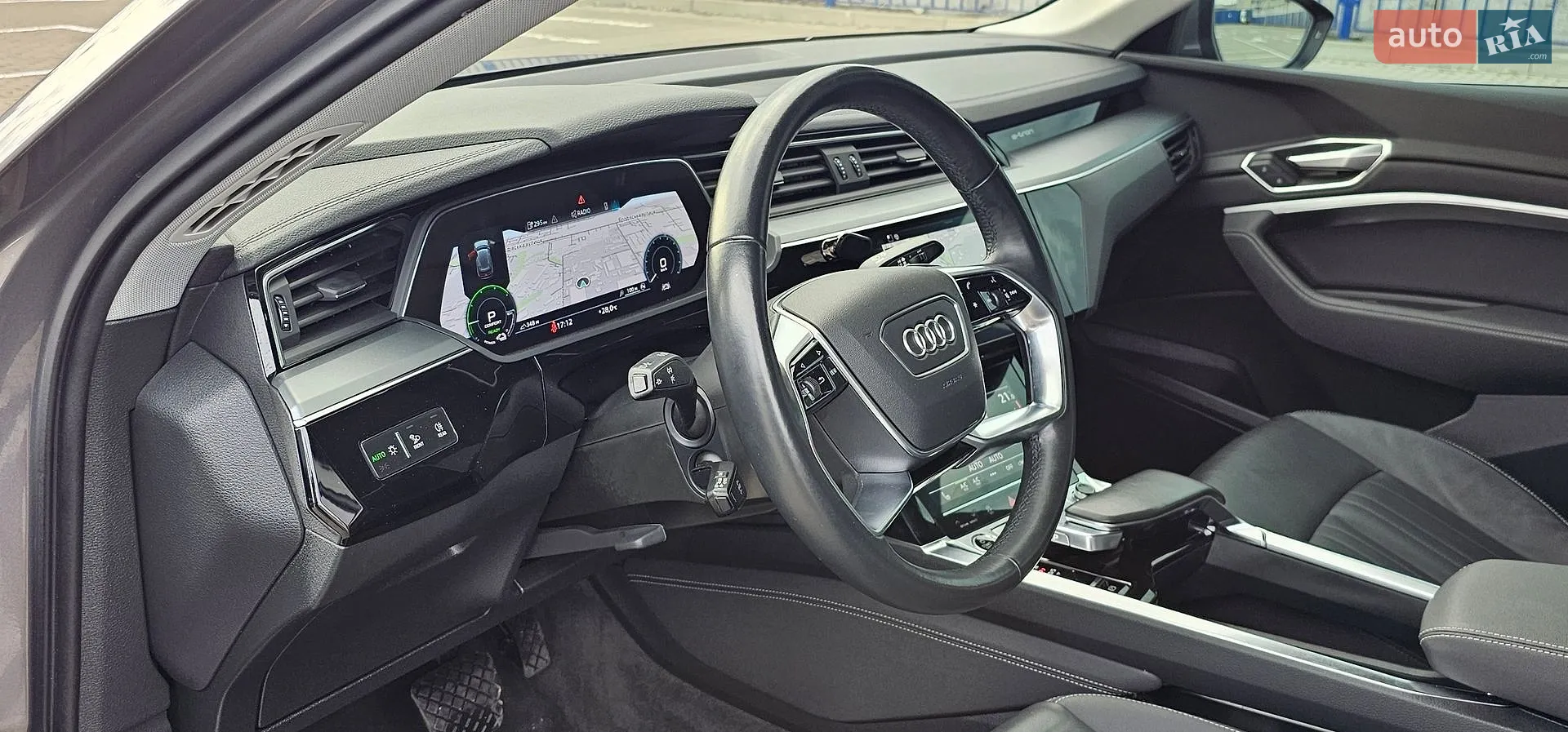 2020 Audi e-tron - мініатюра 105