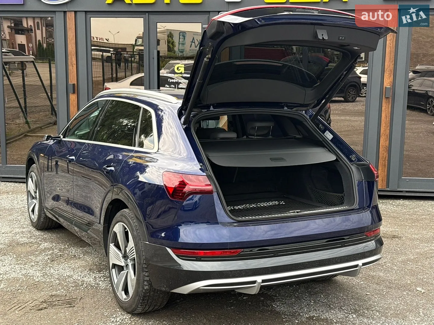 2020 Audi e-tron - мініатюра 39