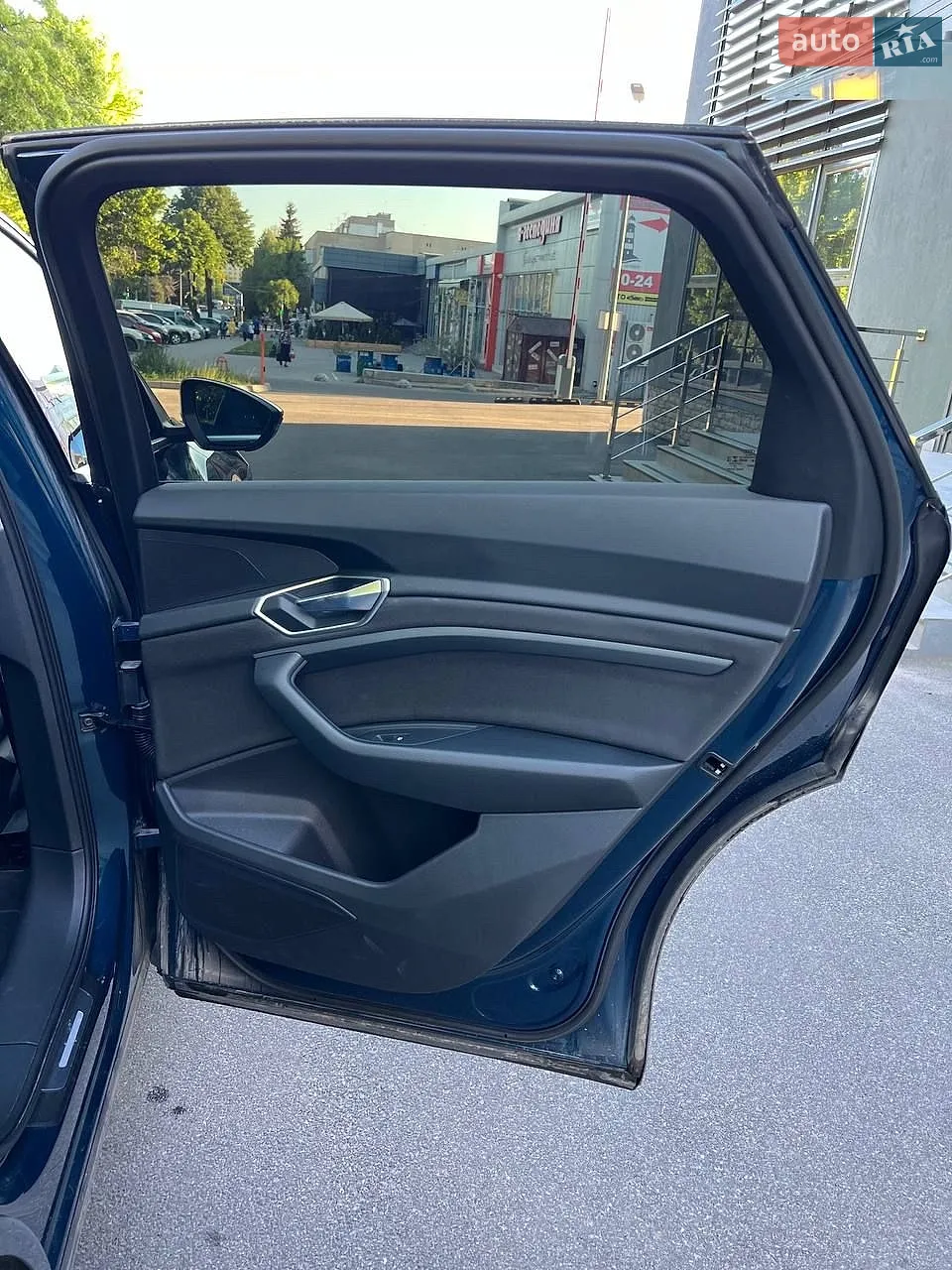 2019 Audi e-tron - мініатюра 21