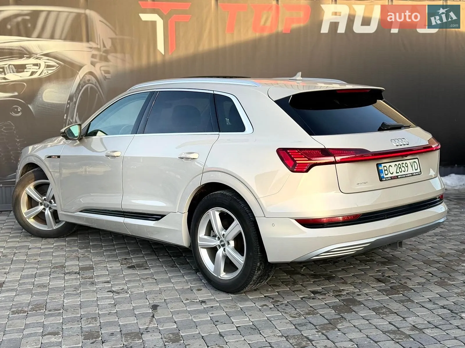 2019 Audi e-tron - мініатюра 21