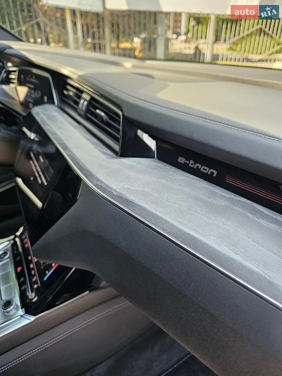 2021 Audi e-tron - мініатюра 10