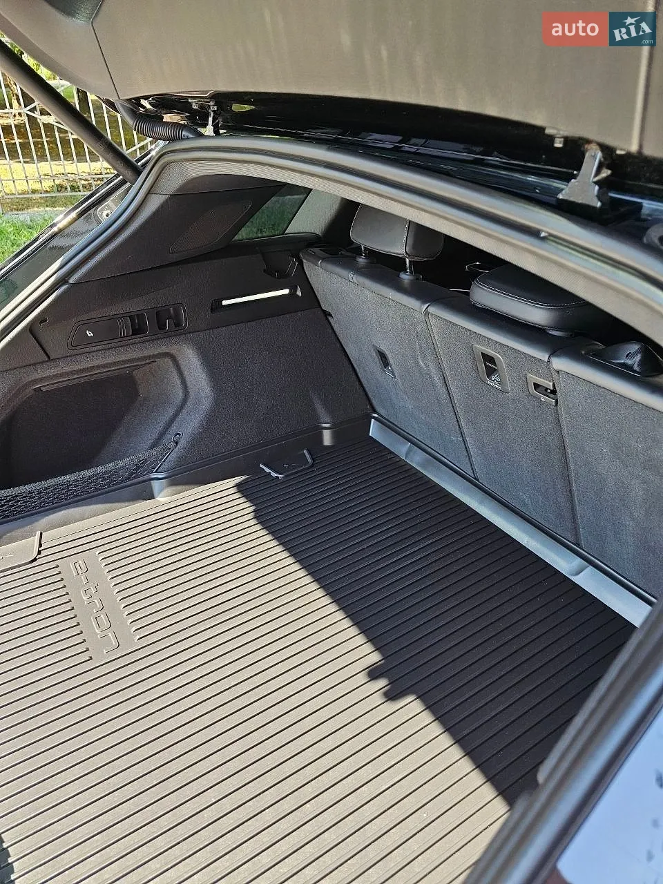 2021 Audi e-tron - мініатюра 14
