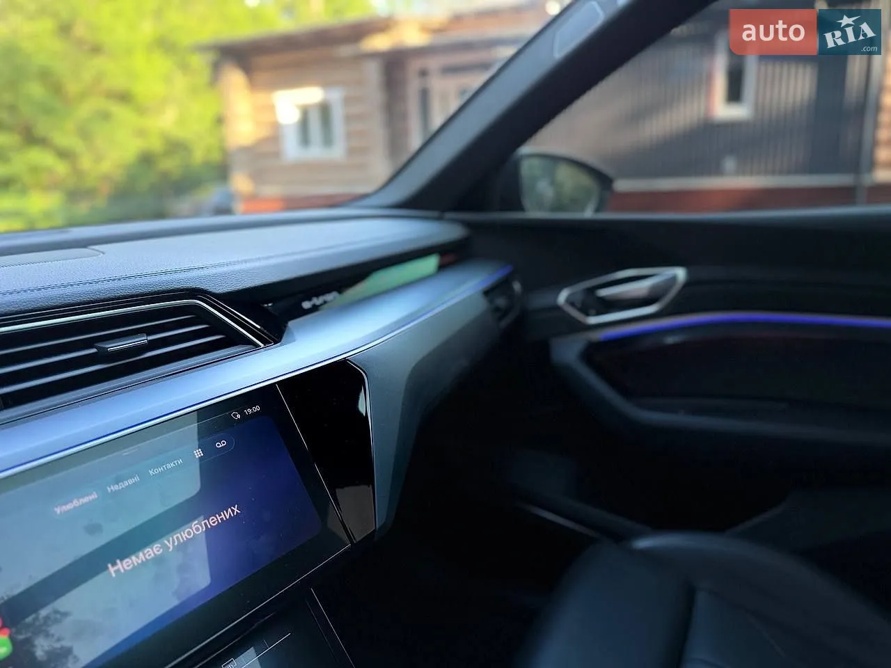 2018 Audi e-tron - мініатюра 21