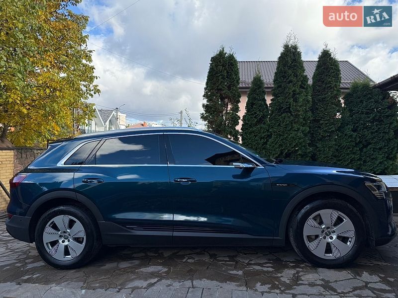 Внедорожник / Кроссовер Audi e-tron 2019 в Киеве
