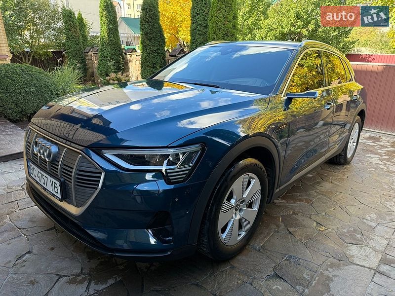 Внедорожник / Кроссовер Audi e-tron 2019 в Киеве