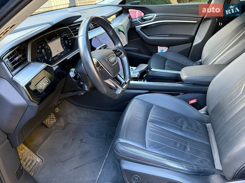 Внедорожник / Кроссовер Audi e-tron 2019 в Киеве