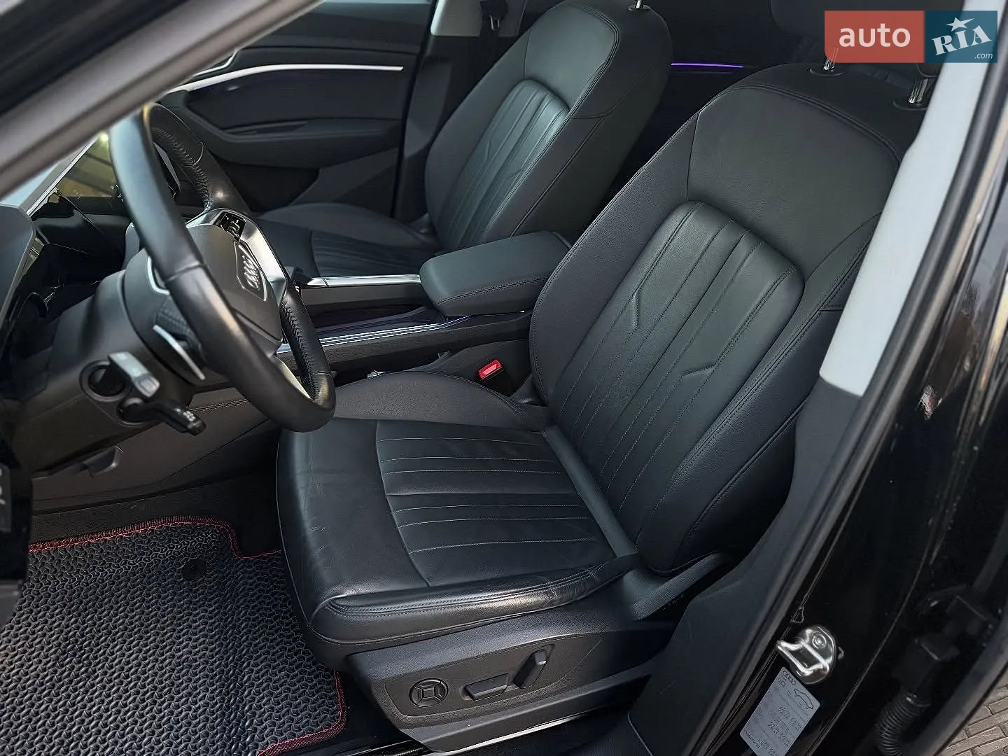 2020 Audi e-tron - мініатюра 13