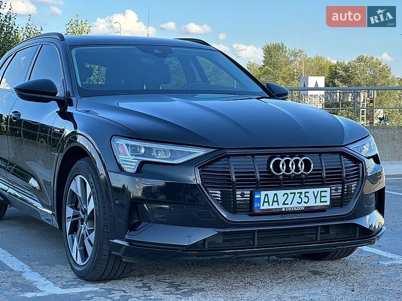 Внедорожник / Кроссовер Audi e-tron 2021 в Киеве
