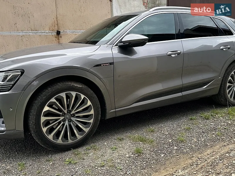 Audi e-tron 2019