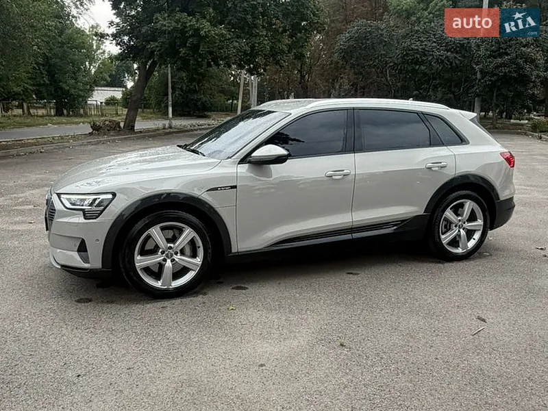 Audi e-tron 2020