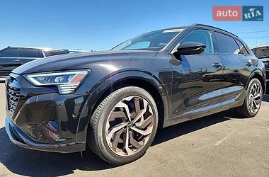 Audi e-tron 2024