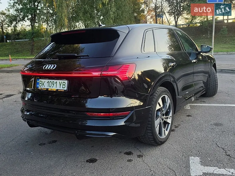 Audi e-tron 2021