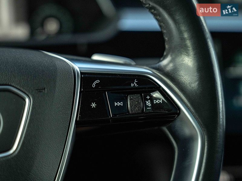 Позашляховик / Кросовер Audi e-tron 2020 в Чернівцях