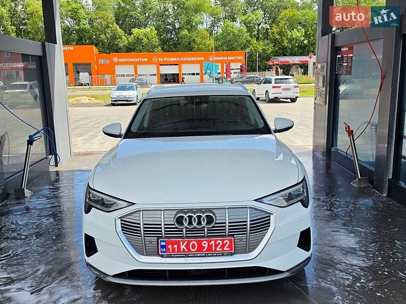 Позашляховик / Кросовер Audi e-tron 2018 в Луцьку